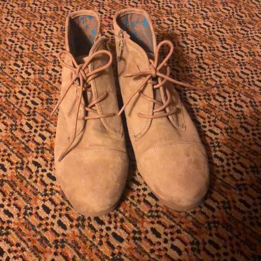 Tan Wedges